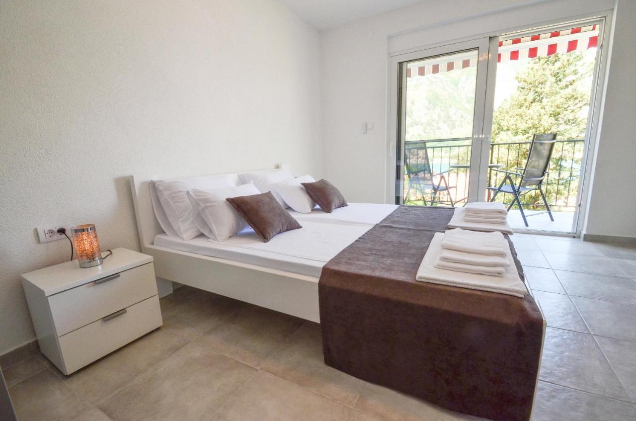 Bay View Apartments โกตอร์ ภายนอก รูปภาพ