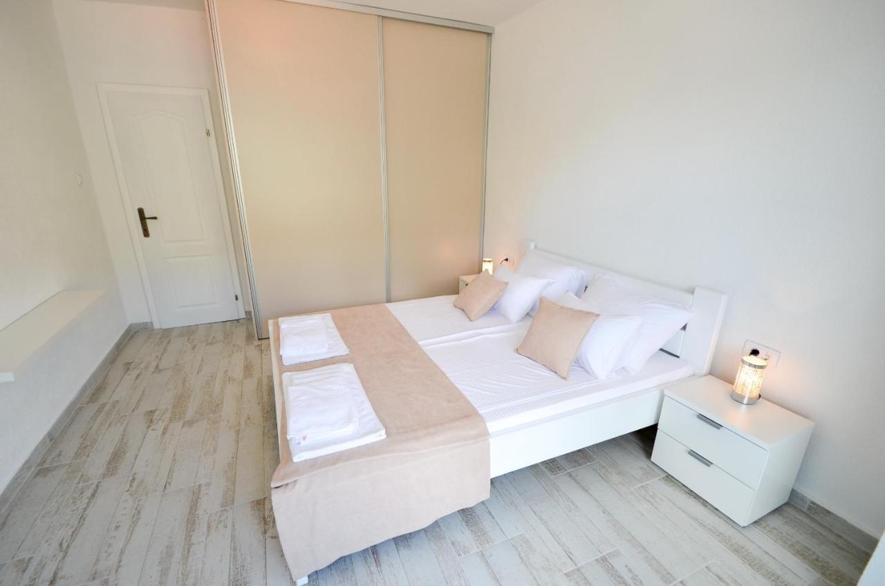 Bay View Apartments โกตอร์ ภายนอก รูปภาพ