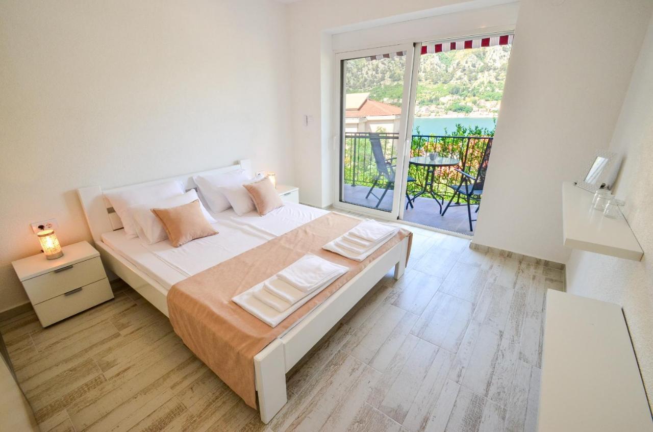 Bay View Apartments โกตอร์ ภายนอก รูปภาพ