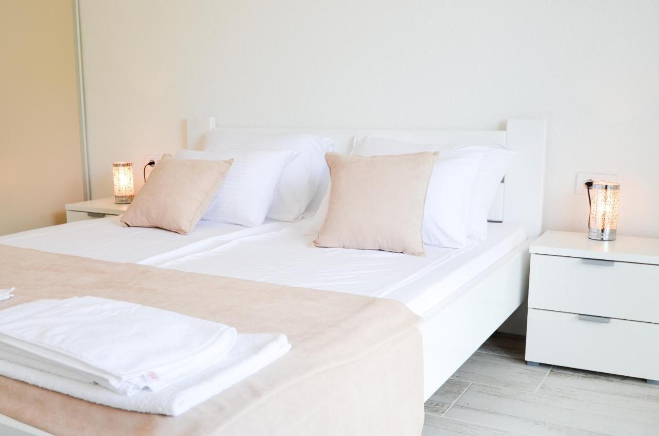 Bay View Apartments โกตอร์ ภายนอก รูปภาพ
