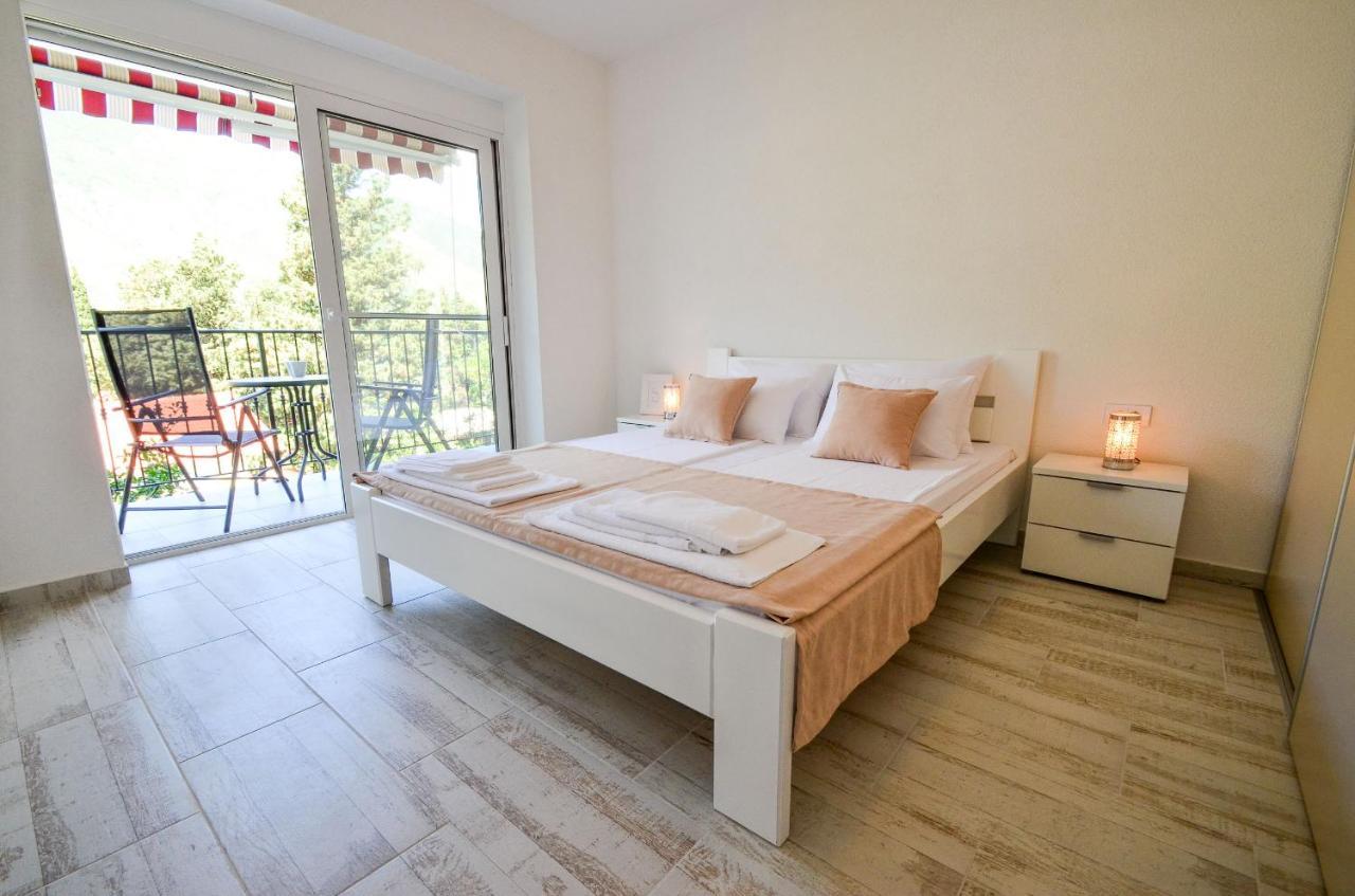 Bay View Apartments โกตอร์ ภายนอก รูปภาพ