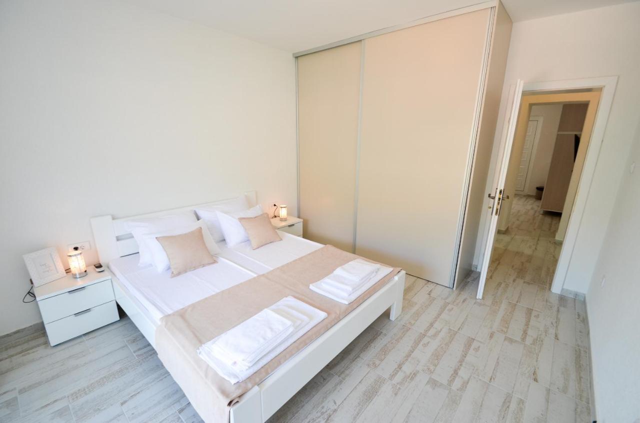 Bay View Apartments โกตอร์ ภายนอก รูปภาพ