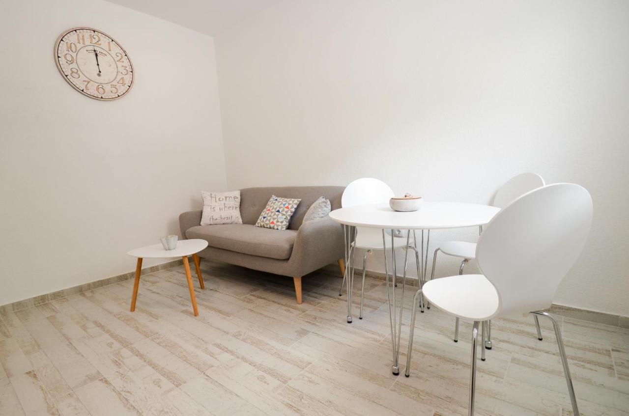 Bay View Apartments โกตอร์ ภายนอก รูปภาพ