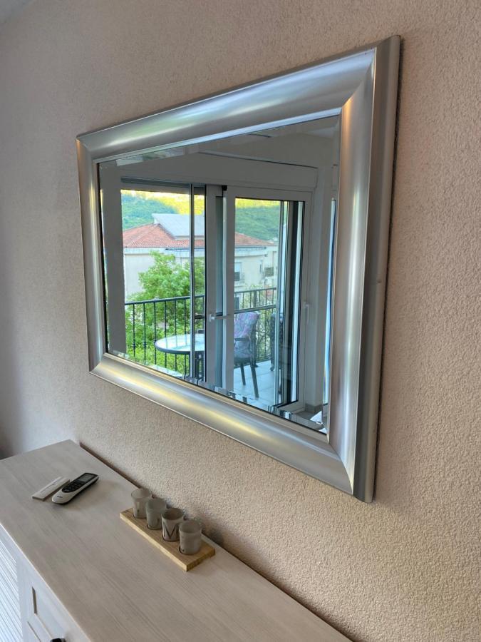 Bay View Apartments โกตอร์ ภายนอก รูปภาพ